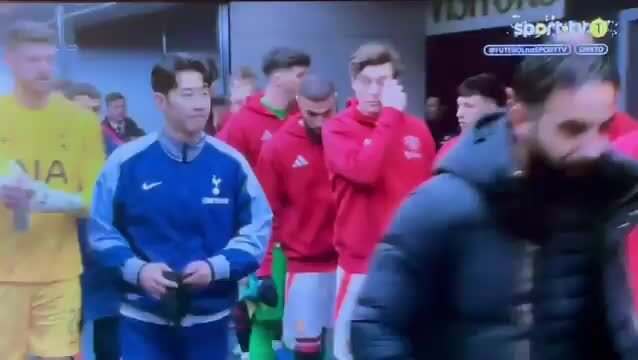 Amorim e Porro abraçam-se antes do Tottenham - Man United