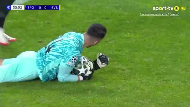Reveja aqui a grande defesa de Rui Silva no Sporting - Borussia Dortmund