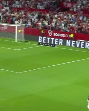 Rui Silva faz grande defesa frente ao Sevilha