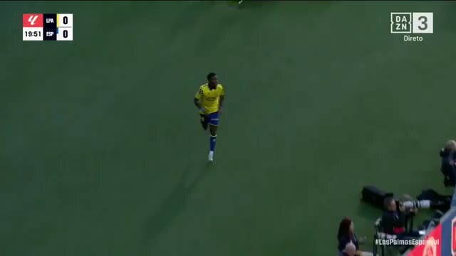 Essugo teve de ir ao balneário durante jogo do Las Palmas