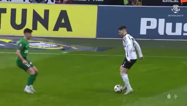 Ex Sporting Rúben Vinagre marca golaço de fora da área