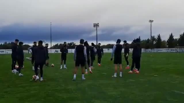 Último treino do Sporting antes da viagem para Leipzig