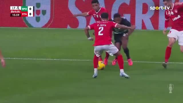 Escandaloso penálti no Sporting - Santa Clara
