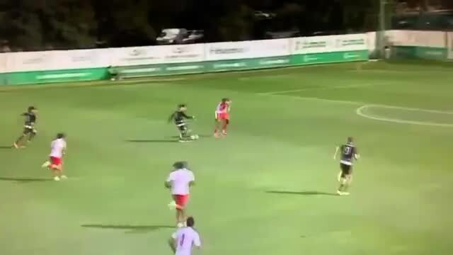 Grande golo de Flávio Gonçalves, do Sporting, na Youth League