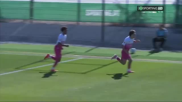 Golos da vitória do Sporting B frente ao Portimonense (3-0)