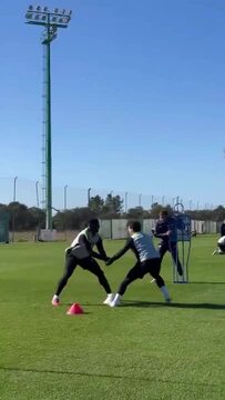 Ousmane Diomande e Eduardo Quaresma no treino do Sporting