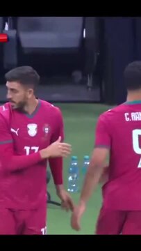 Paulinho muito aplaudido no México - Portugal