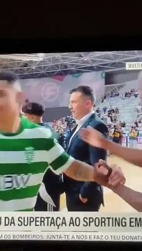 Dirigente do Benfica recusa cumprimentar jogadores do Sporting