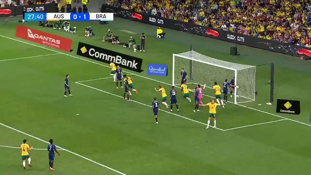 Alessandro Circati, central do Benfica, marca golaço ao Brasil