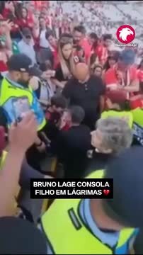 Bruno Lage consola filho, após derrota no Benfica - Sporting
