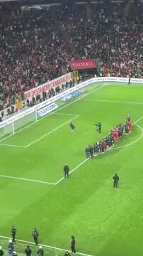 Longe do Benfica, Akturkoglu tem grande momento com adeptos da Turquia
