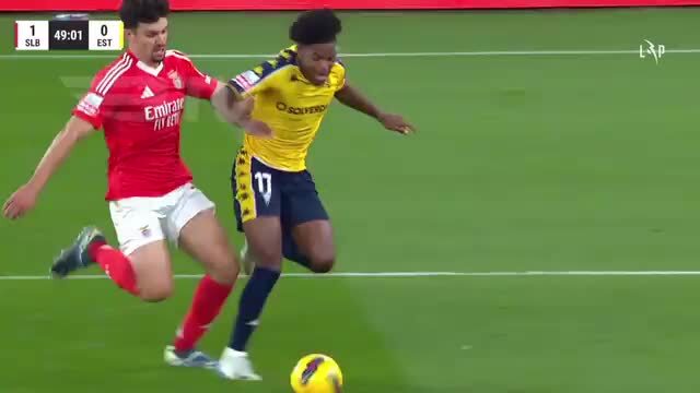 Lance de penálti de Tomás Araújo na área do Benfica