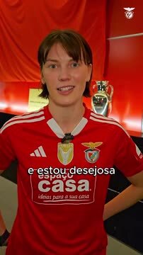 Oficial: Reforço do Benfica deixa mensagem aos adeptos, após assinar