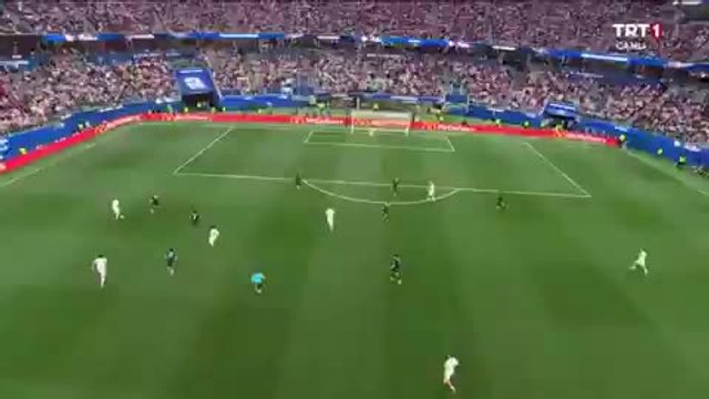 Orkun Kokçu marca no Turquia - Estados Unidos (3-2); Ex Benfica determinante