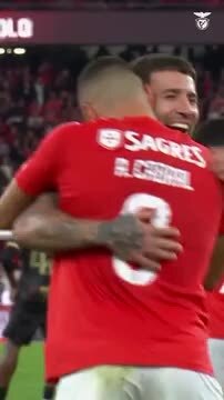 Arthur Cabral quebra jejum e volta a celebrar pelo Benfica