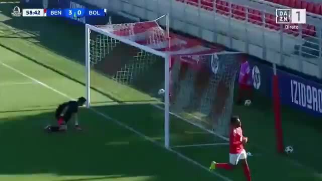 Gonçalo Moreira faz assistência e Gustavo Varela faz o 3-0 para o Benfica