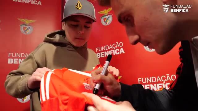 Fundação Benfica cumpre sonho de Santiago
