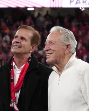 Benfica presta homenagem a Nené