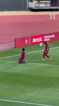 Daniel Banjaqui, defesa do Benfica, marca golaço pelos sub-21 de Portugal