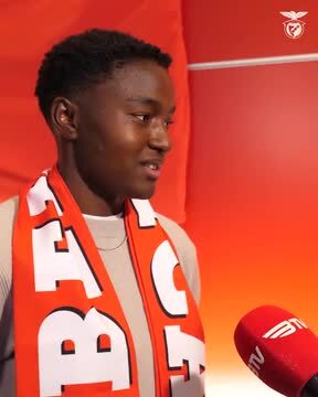 Oficial! Tháis Lima continua no Benfica e assina até 2028