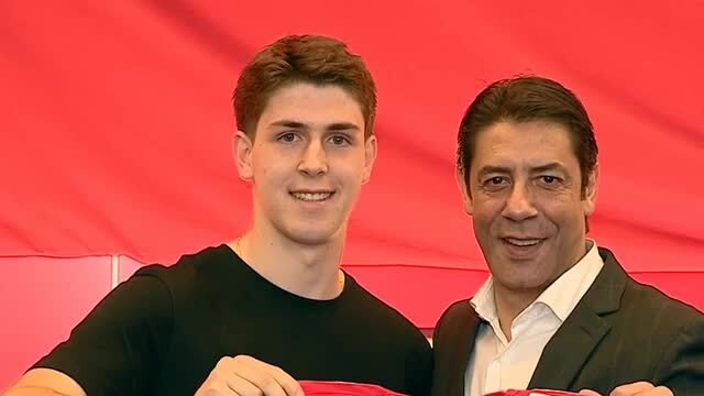 Oficial: João Fonseca renova com Benfica