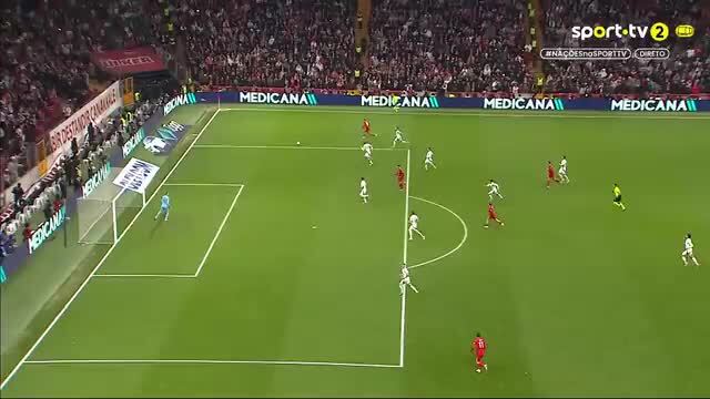 Akturkoglu marca belo golo no Turquia - Hungria