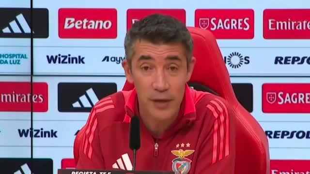 Bruno Lage fala deixa aviso a Pavlidis após golos no Benfica - Barcelona