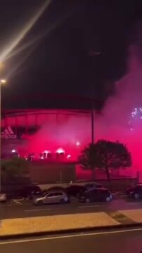 Adeptos assinalam aniversário do Benfica
