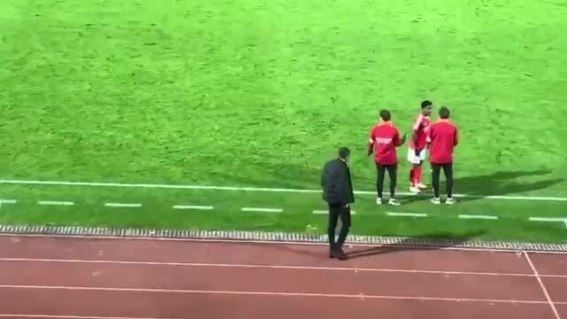 Reação de Bruno Lage ao golo do Casa Pia contra o Benfica