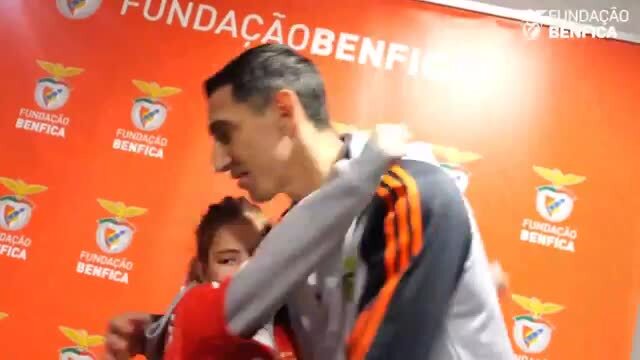 Fundação Benfica volta a cumprir sonho e Victória é surpreendida