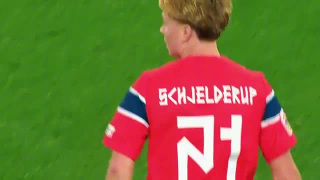 Andreas Schjelderup, extremo do Benfica, endiabrado contra Portugal