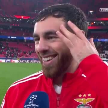 Confira a reação de Kokçu após vitória do Benfica sobre o Monaco