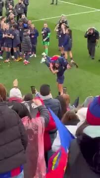 Kika Nazareth faz a festa no Barcelona! Ex Benfica conquista título