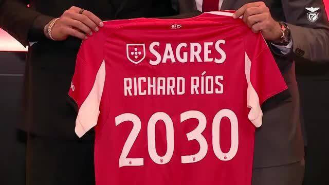 Richard Ríos já fala à Benfica! Médio traça objetivos: "Brigar por títulos"