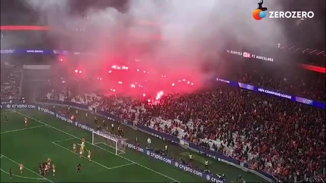 Pirotecnia interrompeu o Benfica - Barcelona e cofres da Luz já tremem