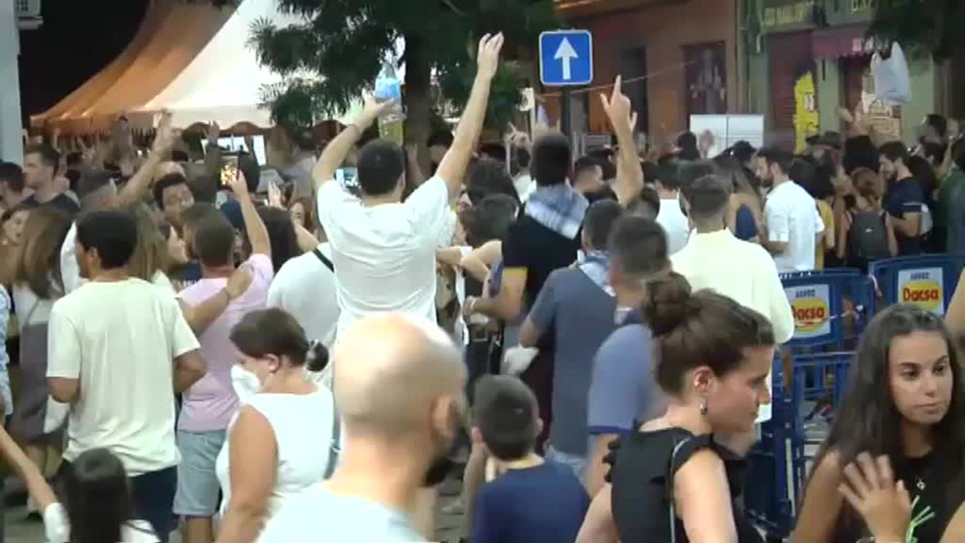 Los botellones son protagonistas en la Nit del foc valeciana