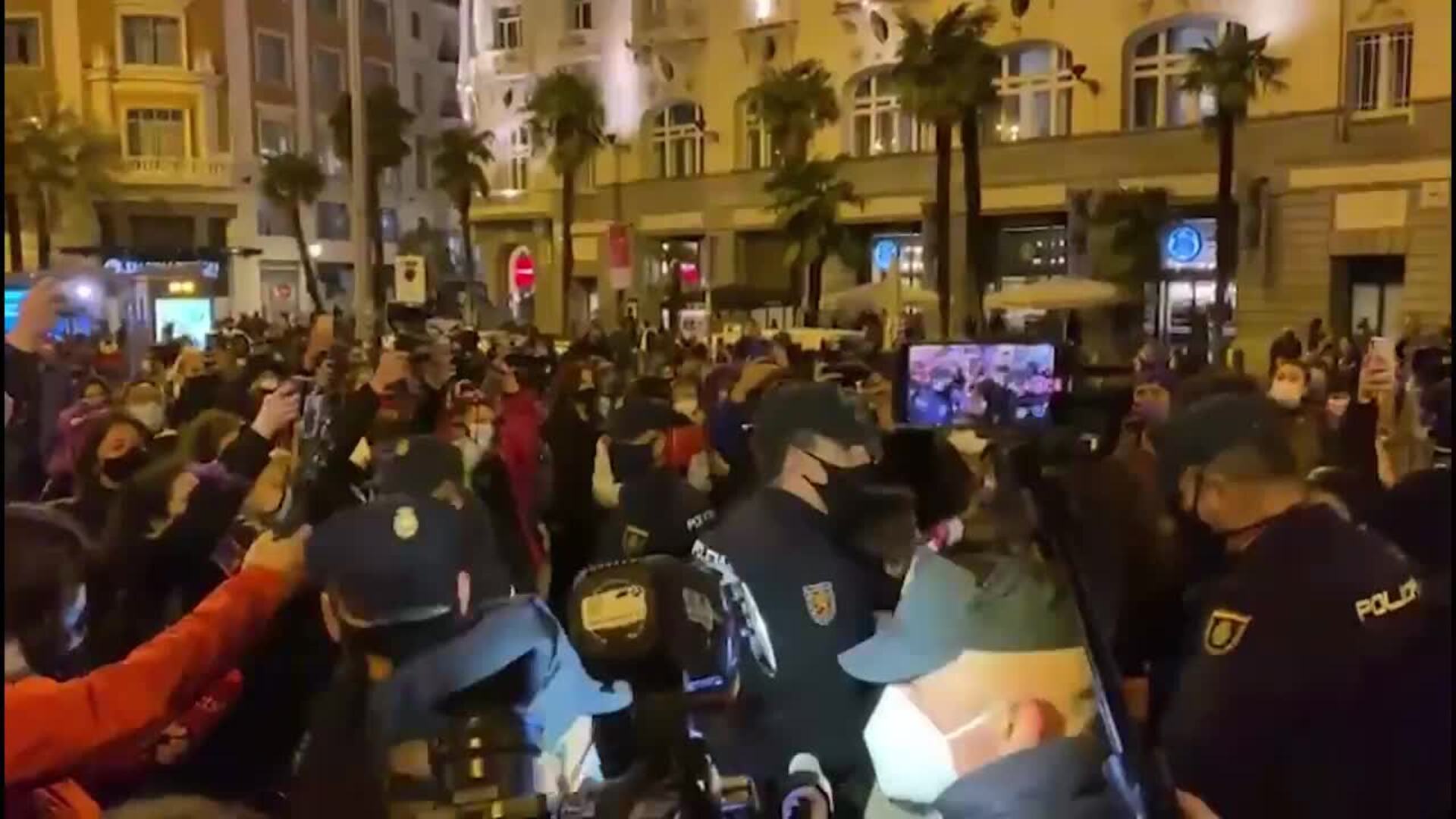 Policía Nacional y feministas protagonizan momentos de tensión en Madrid