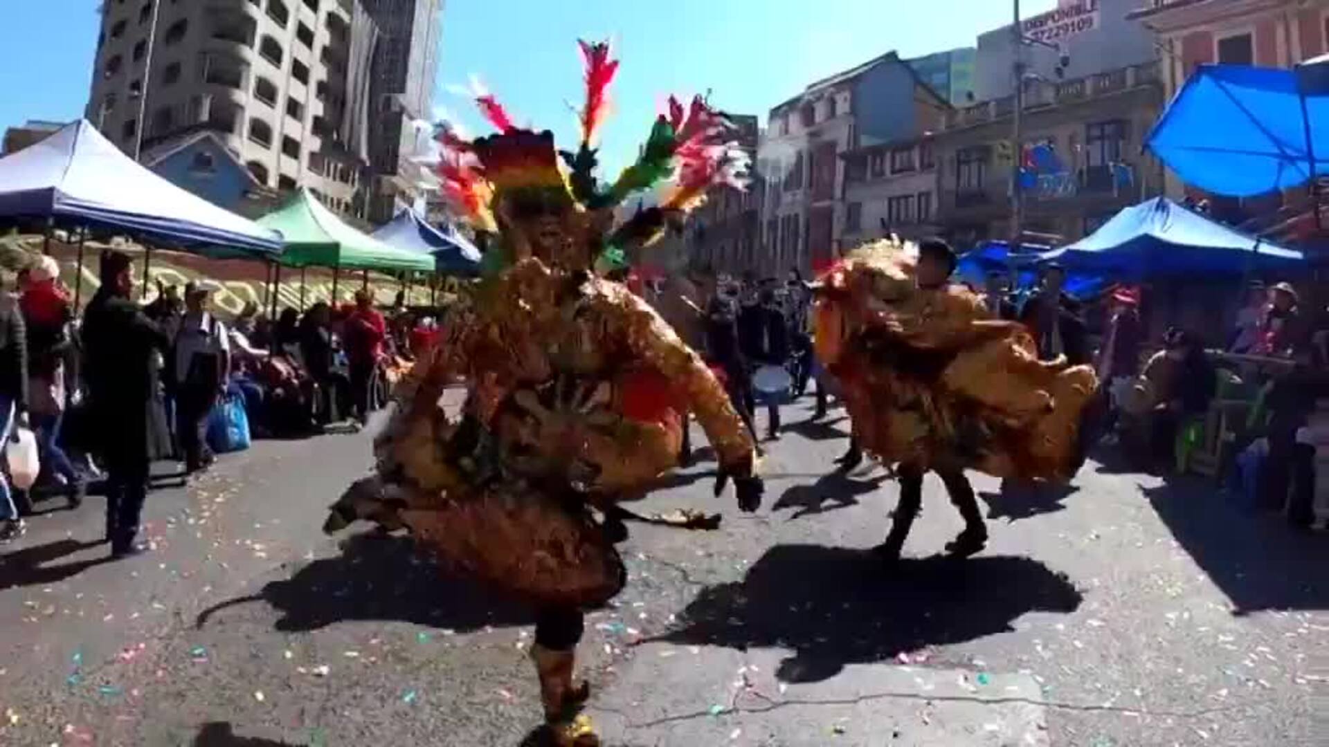Bolivia recupera el desfile del Gran Poder en un derroche de alegría y fervor