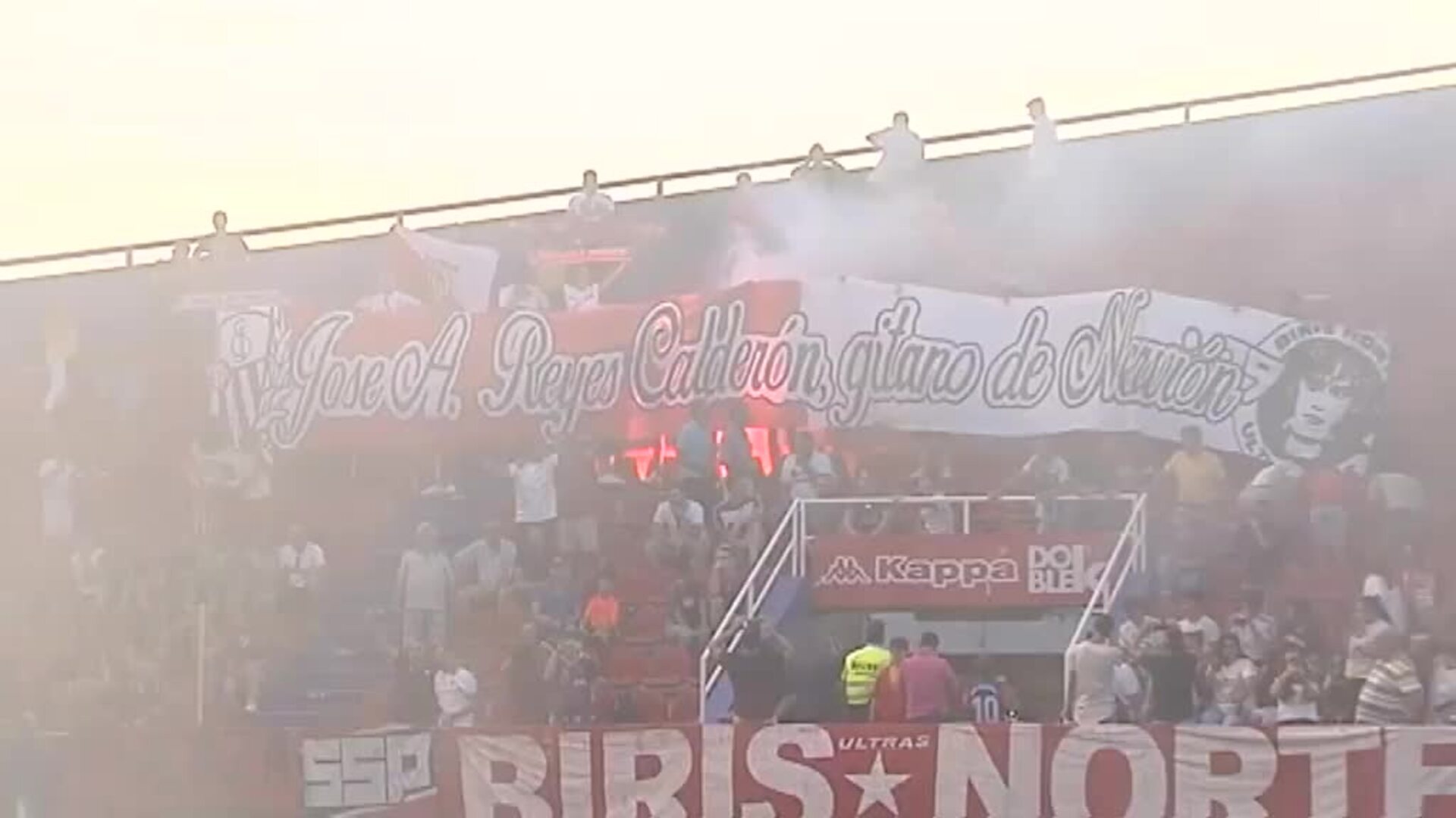 Homenaje a José Antonio Reyes en el amistoso entre el Extremadura y el Sevilla