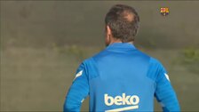 Presentación en el vestuario y a entrenar: el primer día de Sergi Barjuán al frente del Barça