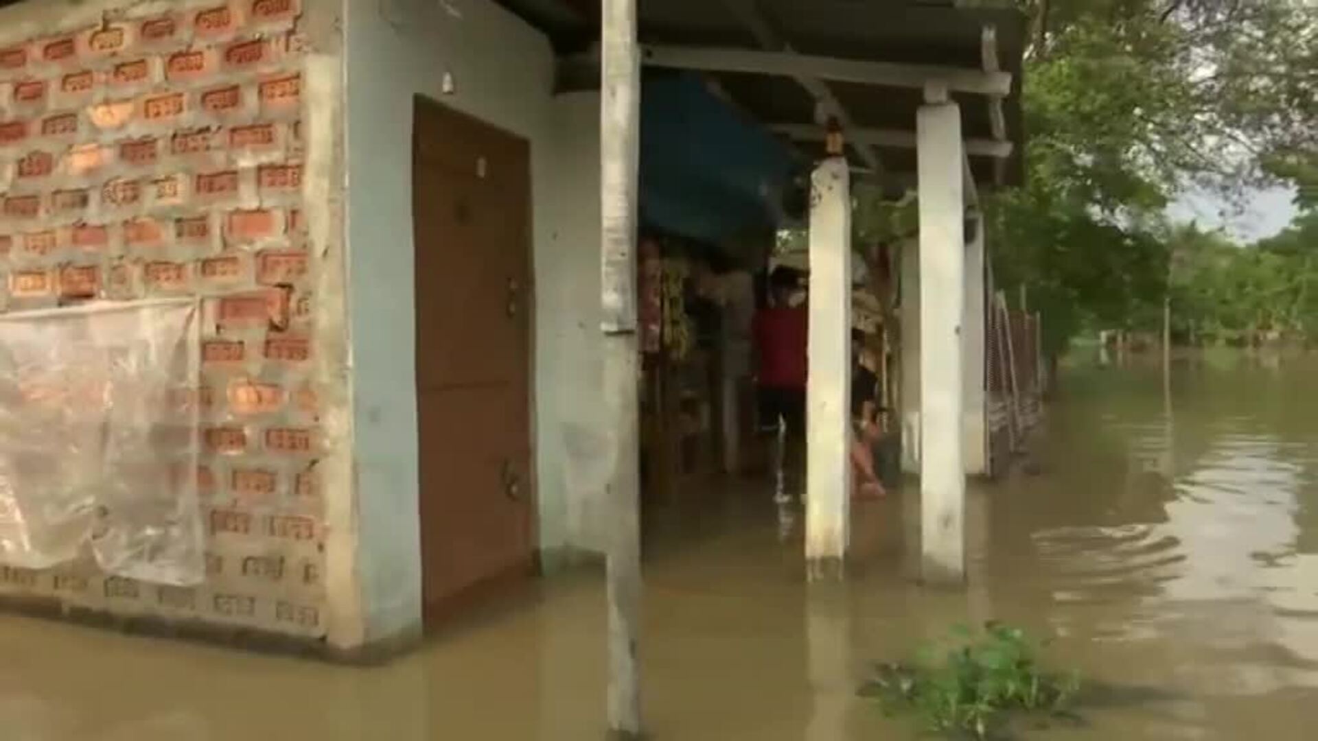 Las inundaciones en la India obligan a la población a abandonar sus casas