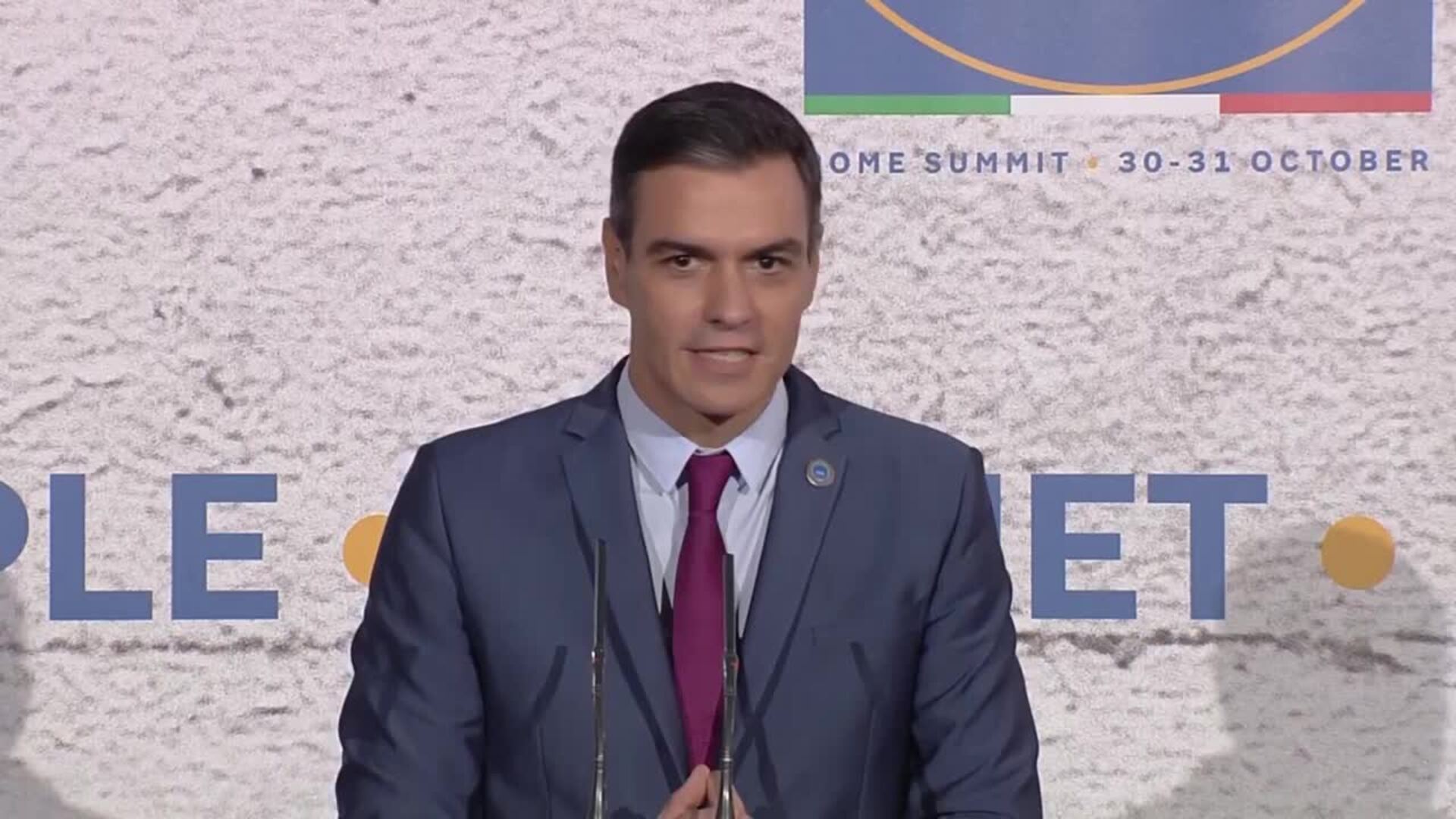 Sánchez apela a la &quot;responsabilidad&quot; de patronal y sindicatos para la reforma laboral