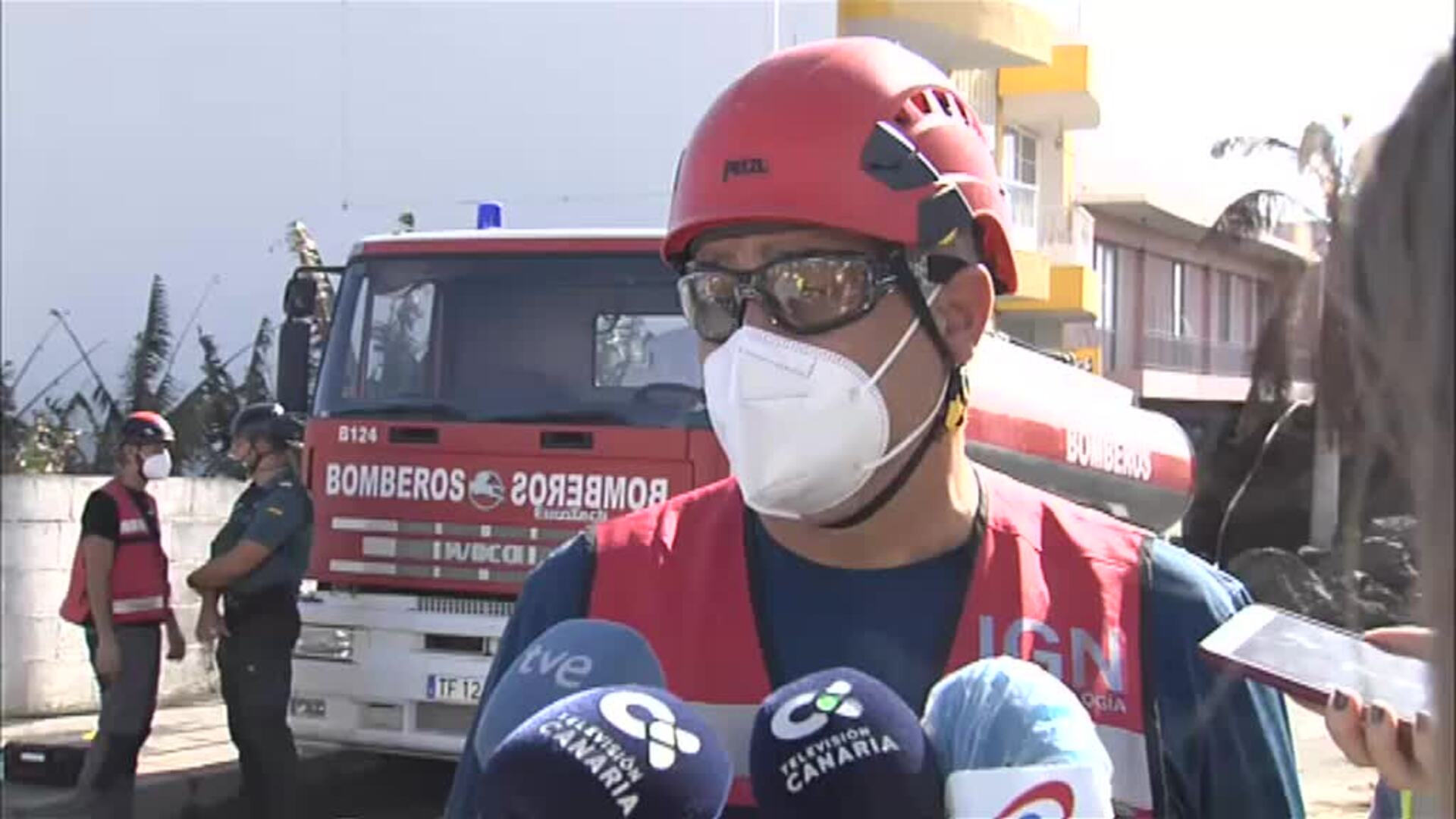 En menos de un mes reabrirán el tramo de carretera cortado por la lava en La Laguna