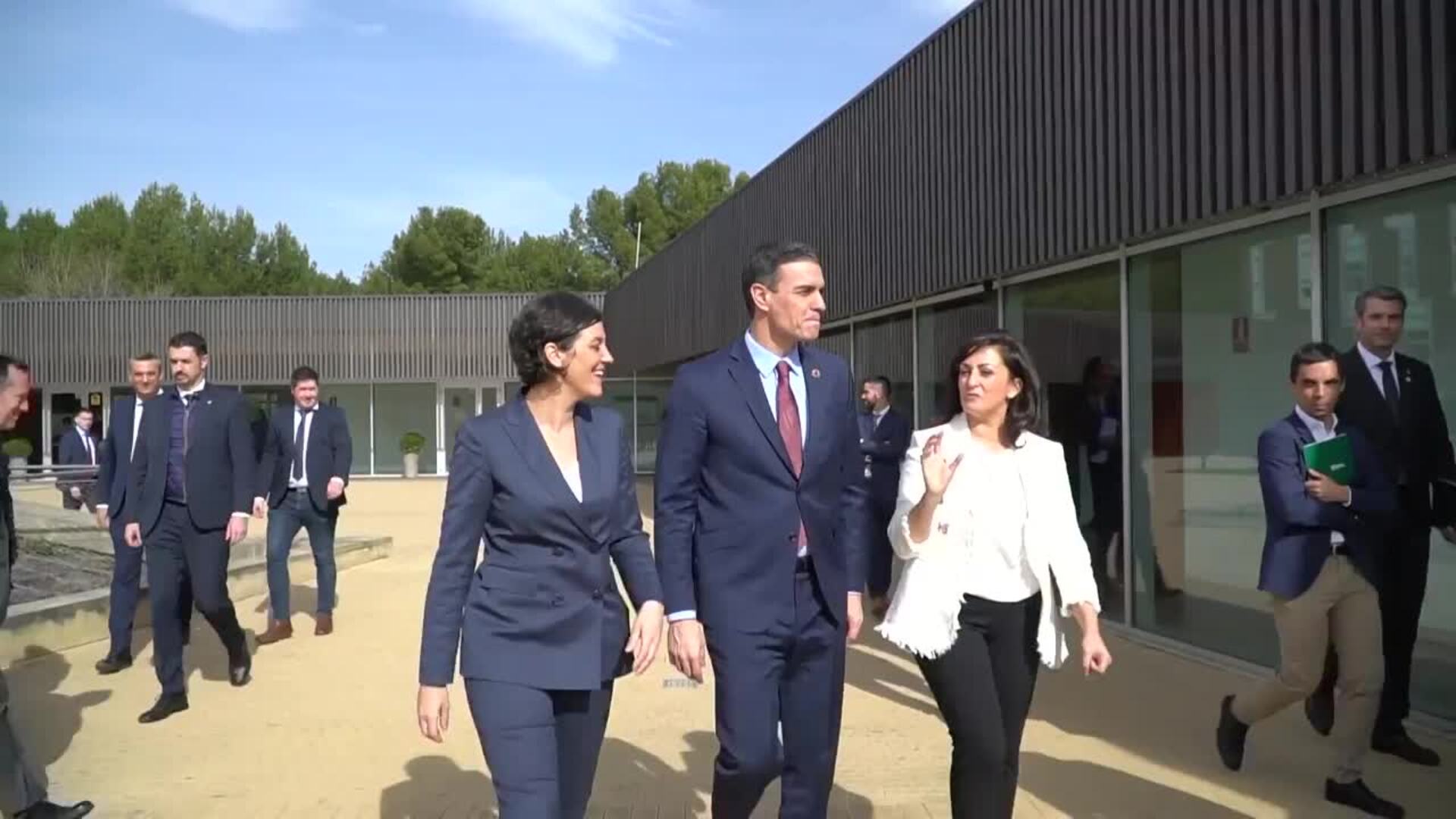 Sánchez y parte de su equipo de gobierno visitan Logroño