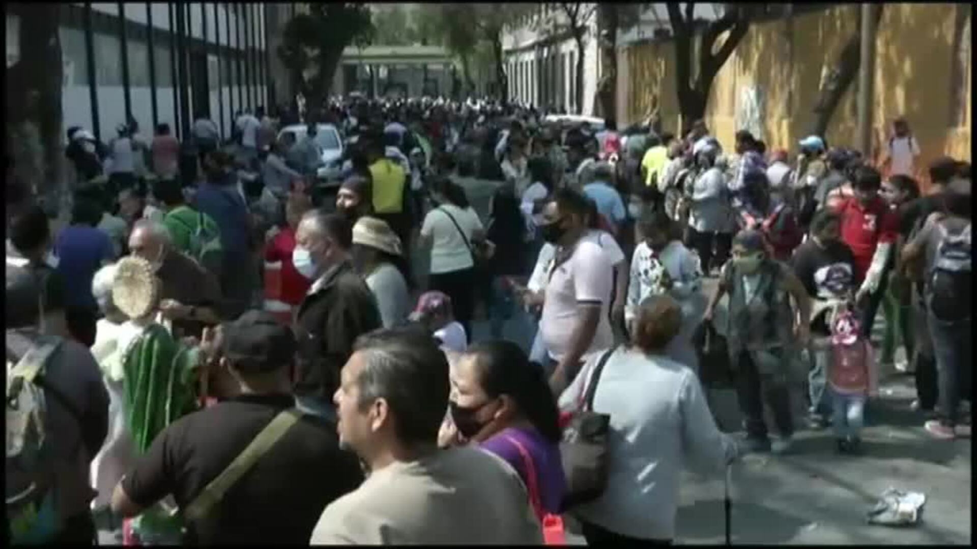 El santo de las causas perdidas congrega a multitud de fieles en México D.F. sin distancia social