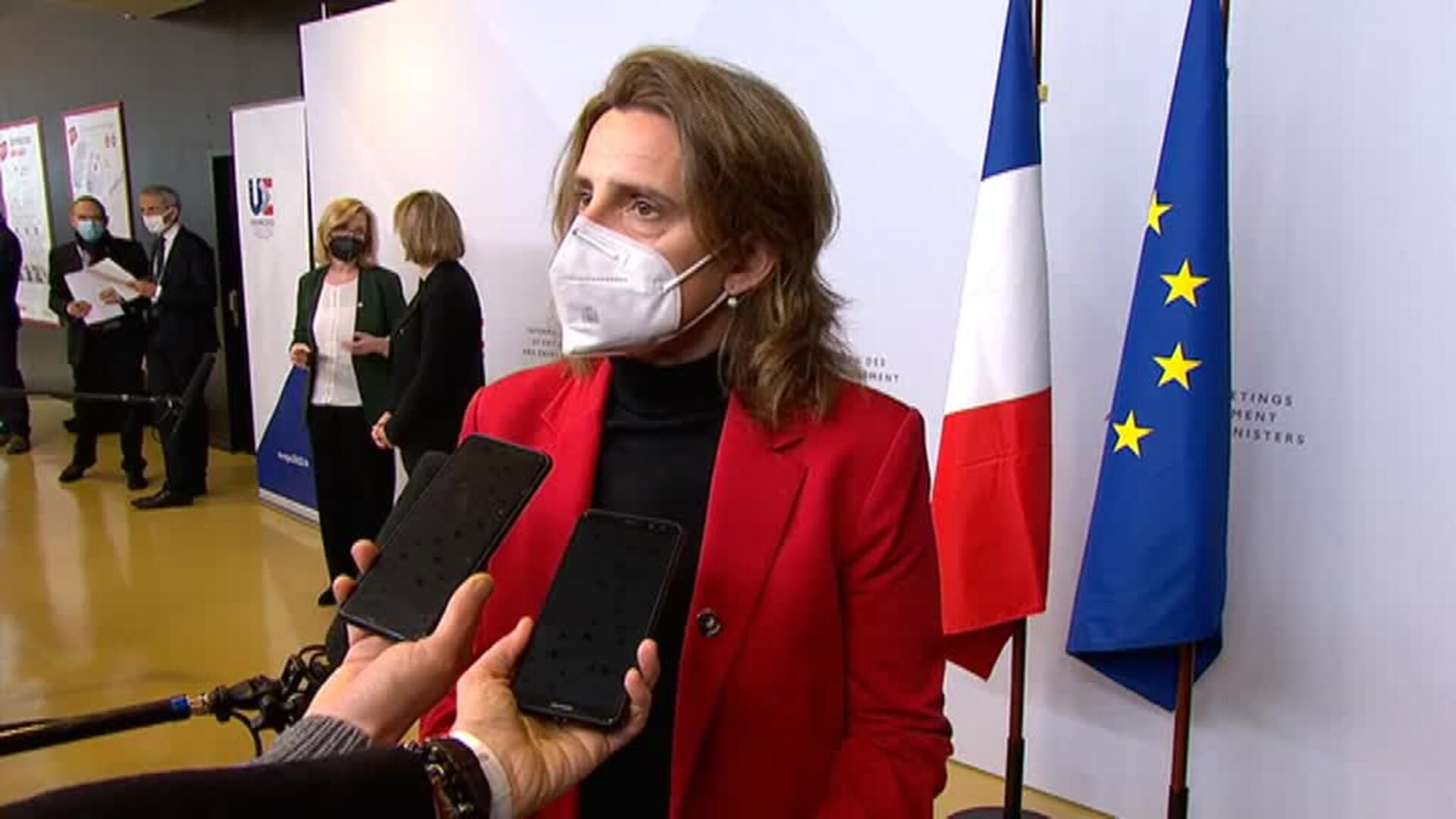 Ribera garantiza el suministro de gas natural pese a la tensión militar con Rusia aunque reconoce que la situación &quot;nos inquieta&quot;