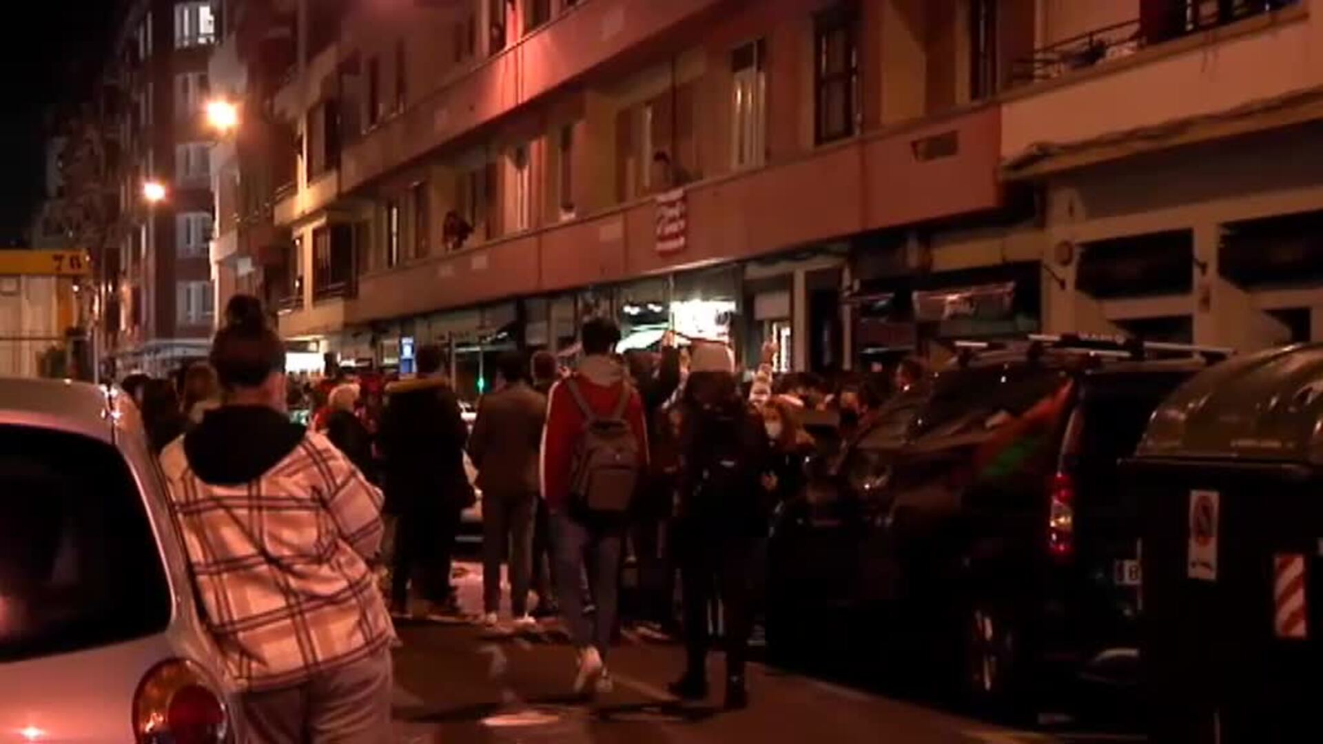 La Ertzaintza interviene en Bilbao para disolver aglomeraciones de aficionados del Athletic