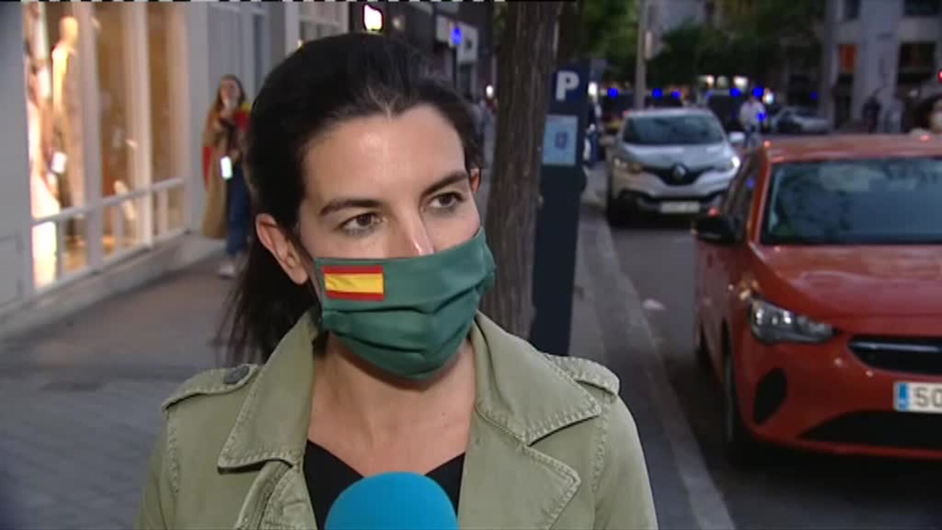 Rocío Monasterio compara la distancia de seguridad de las caceroladas en Madrid con la del funeral de Julio Anguita