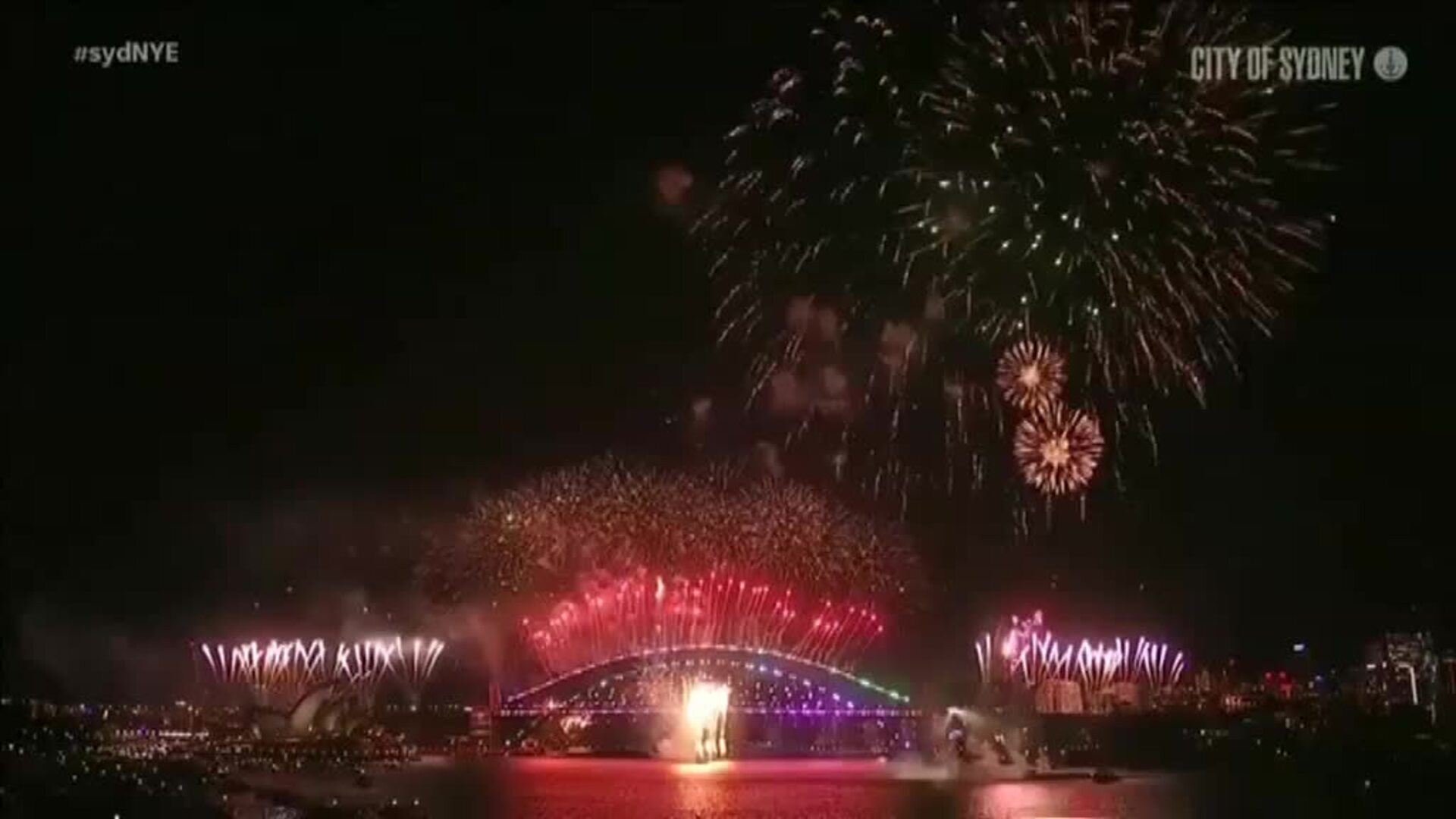 Fuegos artificiales en Australia para recibir el nuevo año 2022