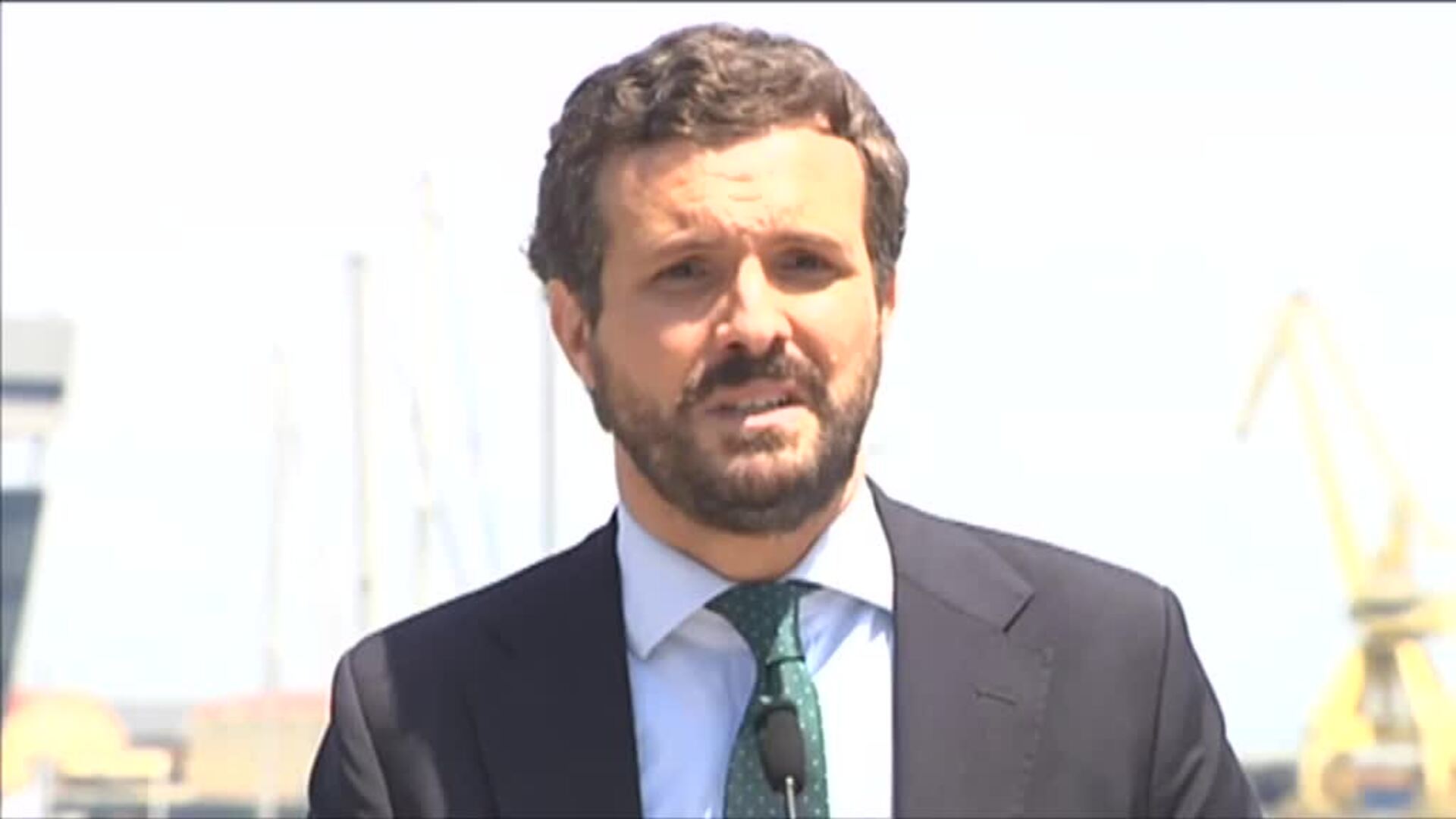 Simpatizantes del PP abuchean a la prensa por las preguntas sobre Cospedal al líder de los populares